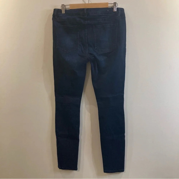 CABI Sz 32 Mid Rise Skinny Mid Wash Lightly Distressed Jeans - Picture 6 of 12